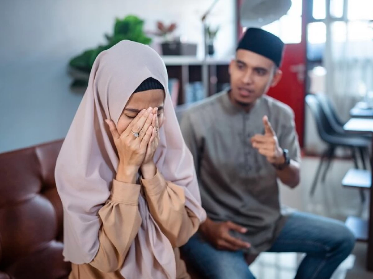 Jatuhkan Talak dalam Kondisi Emosi, Bagaimana Hukumnya?