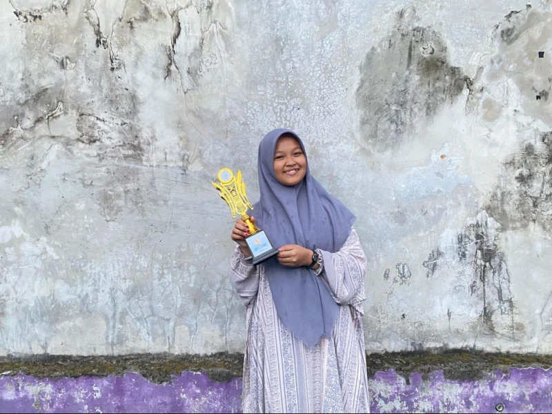Goresan Cahaya di Tengah Malam dari Tangan Syauqi Aska Fatimatuzzahra