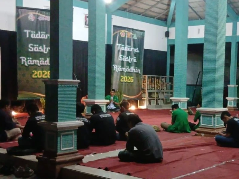 Dimulai dengan Syair Kiai Ali Maksum, Tadarus Sastra Ramadhan Hidupkan Malam di Ajibarang Banyumas