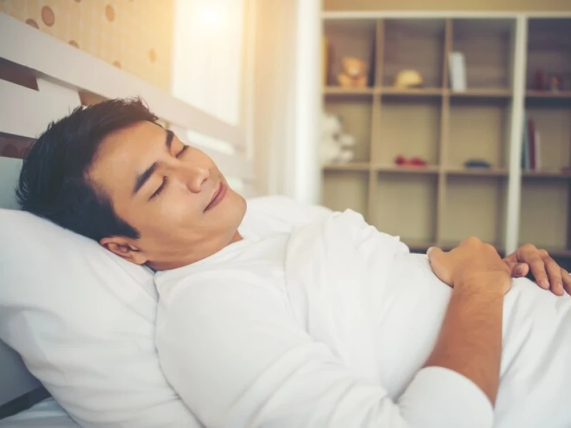 Kebiasaan Suami-Istri Tak Tidur Satu Ranjang, Bagaimana Hukumnya?