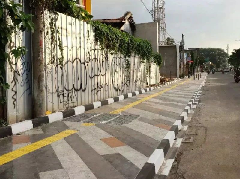 Hukum Jualan di Trotoar Pinggir Jalan Raya