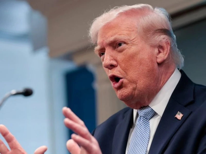 Trump Ancam Bom Oman jika Menghambat Kesepakatan AS-Iran soal Selat Hormuz