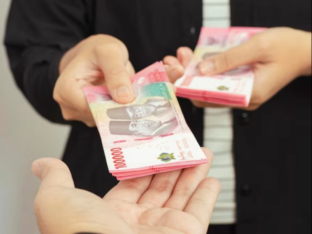 Apakah Tukar Uang untuk Lebaran Termasuk Riba?