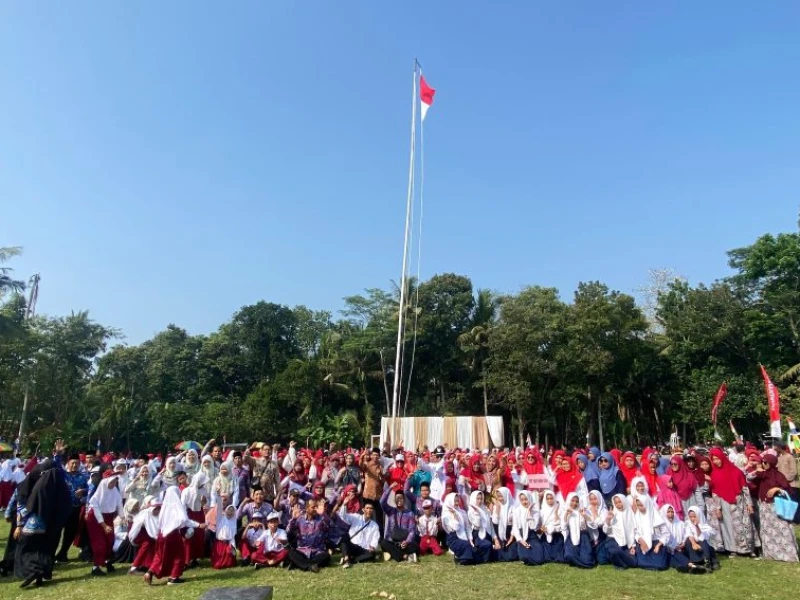 Dua Kutub Kekuatan Rakyat: Menjaga Persatuan dalam Semangat Bhineka Tunggal Ika