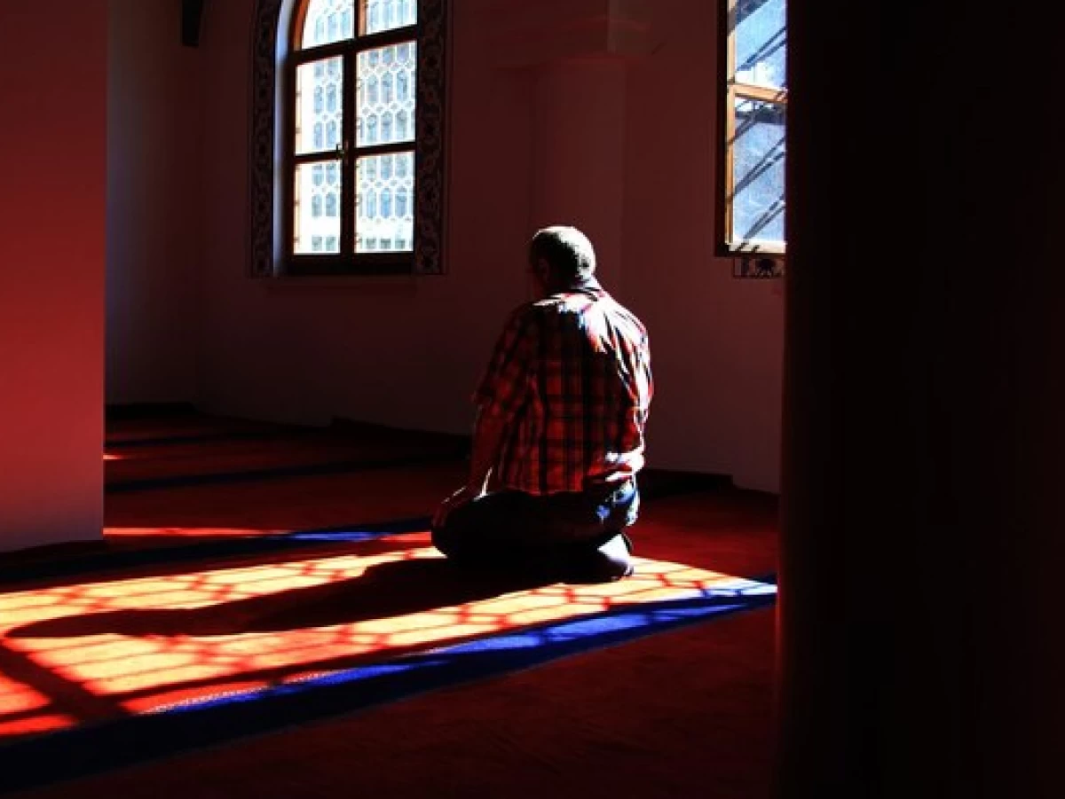 Kisah Waria yang Menjadi Kekasih Allah