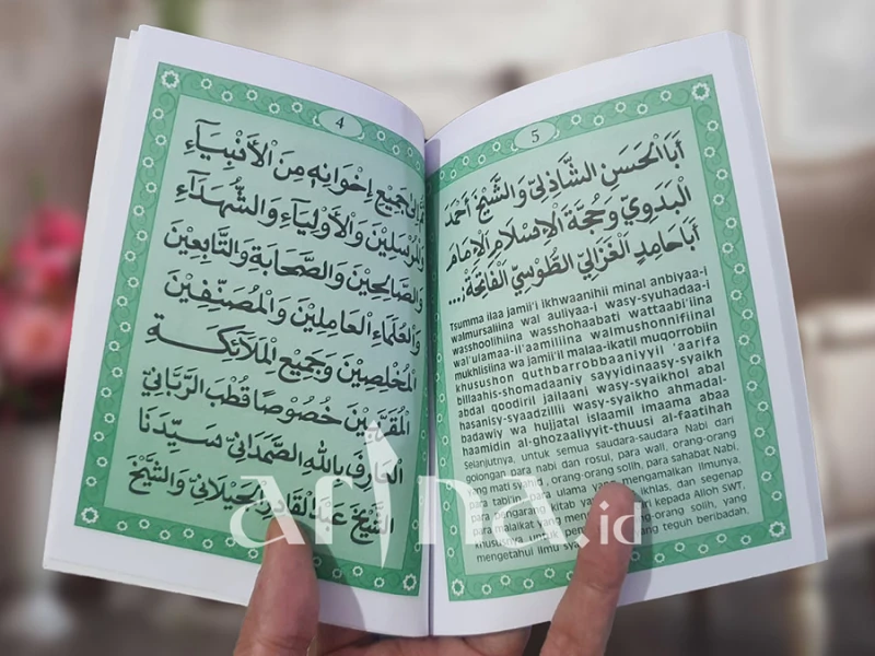 Bacaan Tawasul Tahlil: Arab, Latin dan Artinya