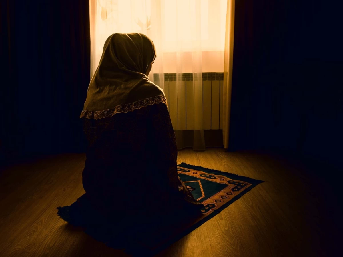 Panduan dan Tata Cara Sholat Jamak Takhir: Bacaan Niat dan Dalilnya