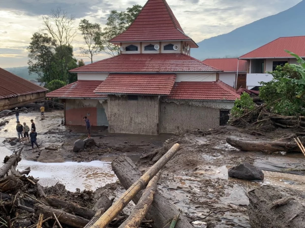 Banjir Bandang Sumbar: Malapetaka yang Sudah Diramalkan