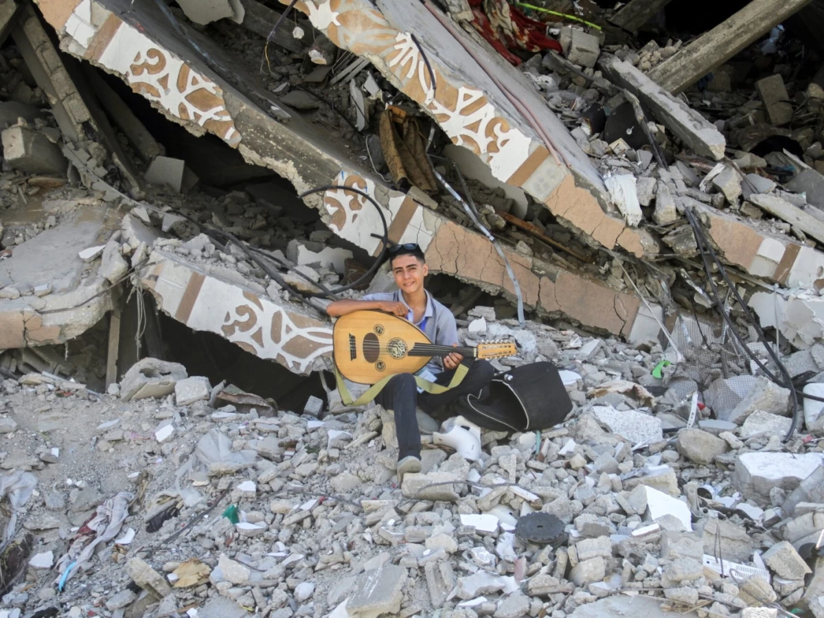 Mereka Bermusik untuk Anak-anak Gaza