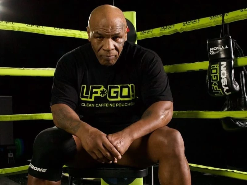 Drama 16 Menit Buat Mike Tyson