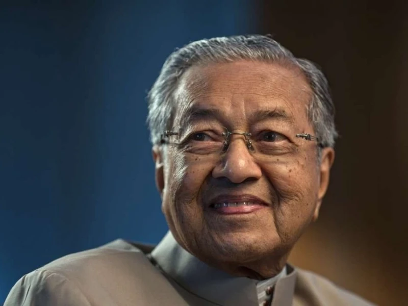 100 Tahun Mahathir Mohamad: Sebuah Memoar Kekuasaan, Etnisitas, dan Islamisme dalam Duka Malaysia