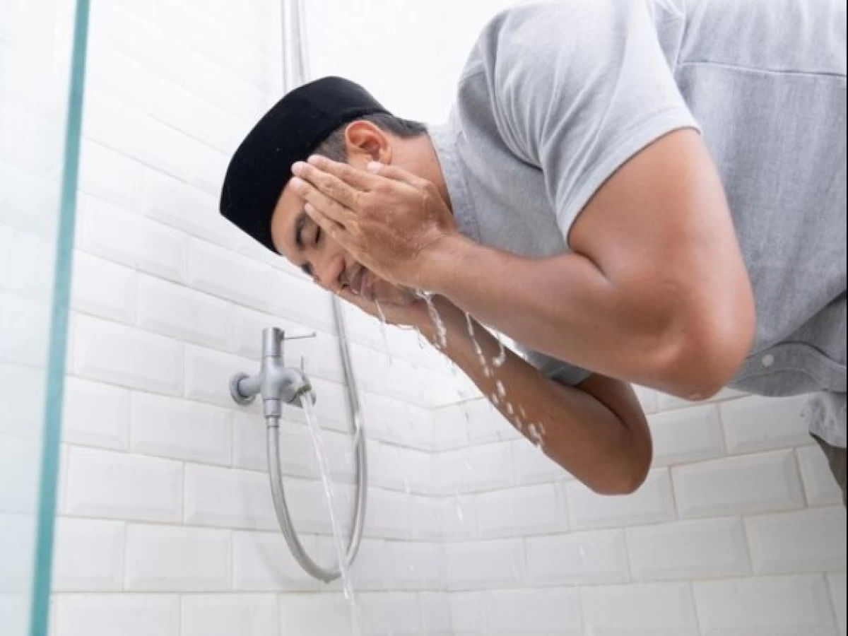 Bolehkah Wudhu di Toilet? Ini Hukumnya
