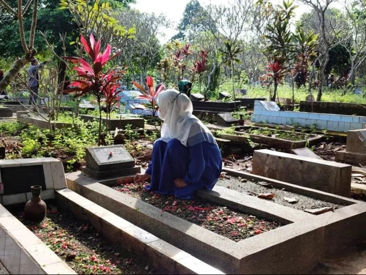 4 Cara Berbakti Pada Orang Tua yang Telah Wafat