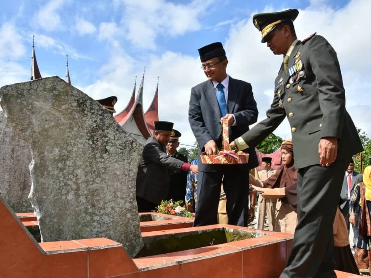 Hukum Ziarah Ke Makam Pahlawan Non-Muslim